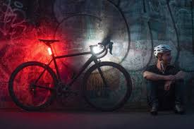 L’importance de l’éclairage en vélo urbain